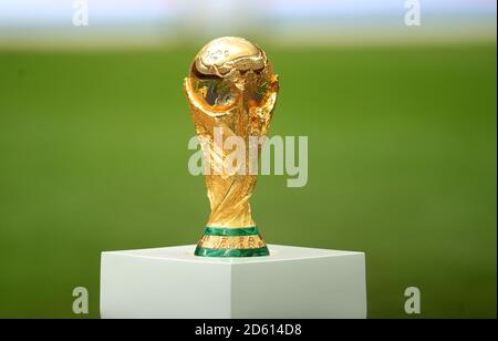 Die Trophäe wurde vor dem Finale der FIFA Fußball-Weltmeisterschaft 2018 im Luschniki-Stadion in Moskau am 15. Juli 2018 ausgestellt Stockfoto