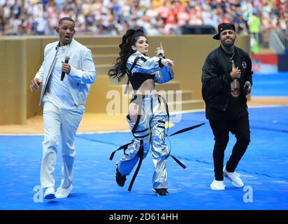 Will Smith, Era Istrefi und Nicky Jam spielen für die Abschlusszeremonie vor dem Finale der FIFA Fußball-Weltmeisterschaft 2018 im Luzhniki-Stadion in Moskau, 15. Juli 2018 Stockfoto