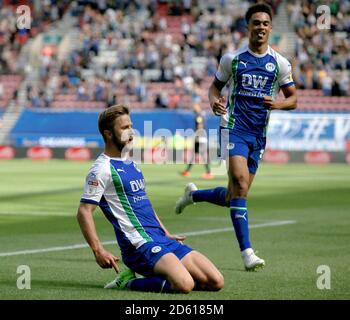 Michael Jacobs von Wigan Athletic feiert, nachdem er sein erstes Tor erzielt hat. Stockfoto