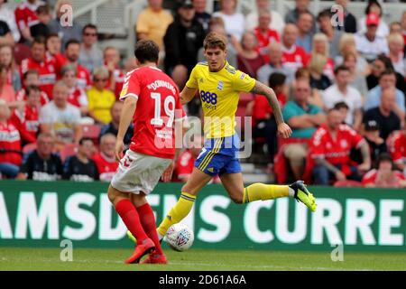 Connor Mahoney von Birmingham City (rechts) und Stewart Downing von Middlesbrough (links) In Aktion Stockfoto