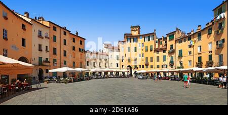 Platz des Amphitheaters von Lucca Stockfoto