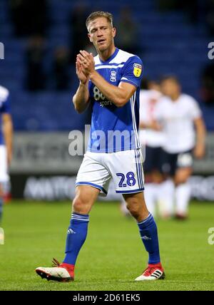 Michael Morrison von Birmingham City applaudiert am Ende den Fans Der Bolton Wanderers gegen Birmingham City Spiel bei der University of Bolton Stadium Stockfoto