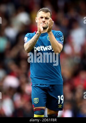 Jack Wilshere von West Ham United applaudiert den Fans vor dem Spiel Stockfoto