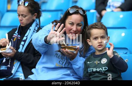 Manchester City Unterstützer vor dem Spiel gegen Brighton & Hove Albion Stockfoto