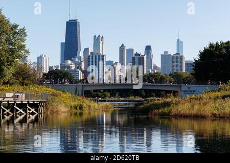 Die Skyline von Chicago vom Lincoln Park aus gesehen Stockfoto