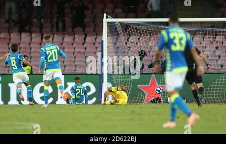 Napoli's Lorenzo Insigne (Mitte links) Erzielt das erste Tor seines Spielers Stockfoto