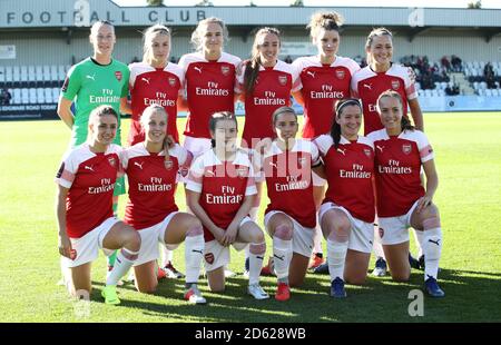 Arsenals Torhüterin Pauline Peyraud-Magnin, Leah Williamson, Vivanne Miedema, Lisa Evans, Dominique Bloodworth, Katie McCabe und Danielle Van de Donk (vorne links nach rechts), Beth Mead, Jordan Nobbs, Emma Mitchell und Lia Walti posieren für ein Foto vor dem Anpfiff Stockfoto