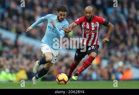 Bernardo Silva von Manchester City (links) und Ryan Bertrand von Southampton Stockfoto