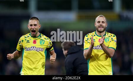 Norwich City's Moritz Leitner (links) und Teemu Pukki feiern bei Vollzeit Stockfoto