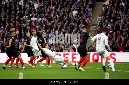 England's Harry Kane scores zweites Ziel seiner Seite des Spiels Stockfoto