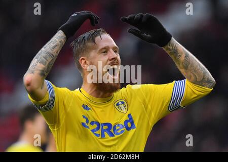 Pontus Jansson von Leeds United feiert beim Schlusspfiff Stockfoto