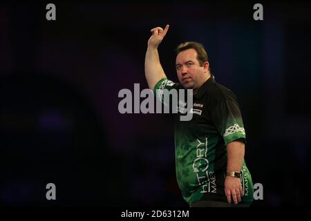 Brendan Dolan reagieren bei Tag 14 der William Hill World Darts-WM im Alexandra Palace, London. Stockfoto