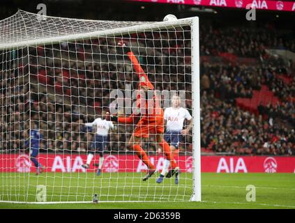 Chelsea's Callum Hudson-Odoi (links) schieß auf das Tor Stockfoto