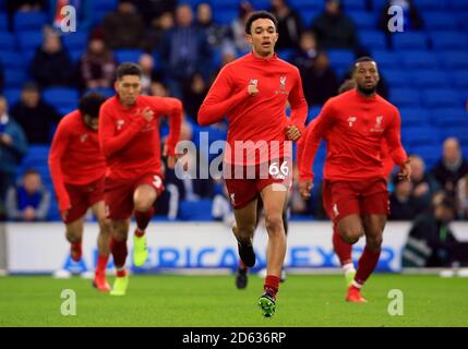 Liverpools Trent Alexander-Arnold erwärmt sich vor dem Spiel Stockfoto