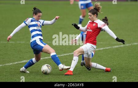 Reading's Jade Moore (links) und Arsenals Dominique Bloodworth kämpfen um Der Ball Stockfoto