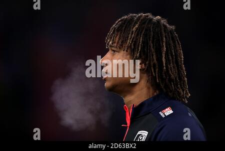 Nathan Ake von AFC Bournemouth beim Aufwärmen Stockfoto