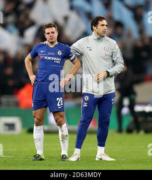 Chelseas Cesar Azpilicueta sieht nach dem Verlust im Carabao niedergeschlagen aus Pokalfinale Stockfoto