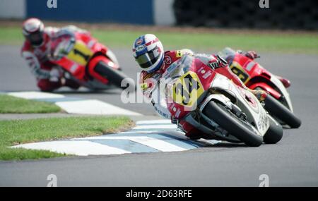 Amerikanischer Rennfahrer Kevin Schwantz (No 34) Im Einsatz beim British Motorcycle Grand Prix in Donington Parken Stockfoto