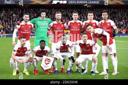 Arsenal Team Gruppe (von links nach rechts) Top Row: SEAD Kolasinac, Petr Cech, Shkodran Mustafi, Laurent Koscielny, Granit Xhaka und Pierre-Emerick Aubameyang. Unterste Reihe: Aaron Ramsey, Ainsley Maitland-Niles, Alexandre Lacazette, Nacho Monreal und Mesut Ozil Stockfoto