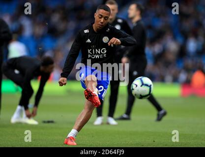 Youri Tielemans von Leicester City beim Aufwärmen Stockfoto