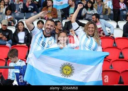 Argentinienfans auf den Tribünen zeigen ihre Unterstützung Stockfoto