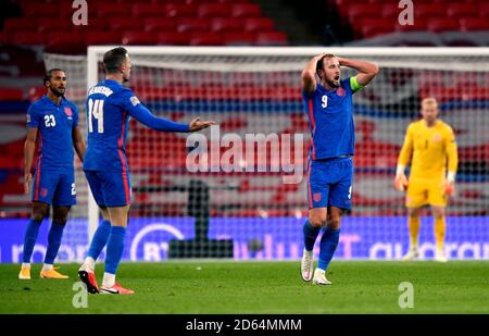 Englands Harry Kane (Nr. 9) reagiert während des UEFA Nations League Group 2, League A Spiels im Wembley Stadium, London. Stockfoto