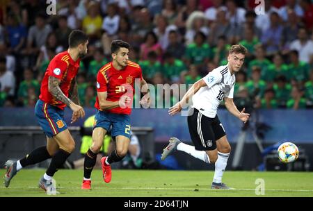 Deutschland Luca Waldschmidt (rechts) von der U21s Marc Roca (Mitte) und Unai Nunez Stockfoto