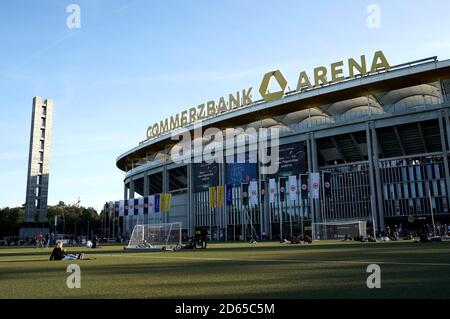 Allgemeiner Blick auf die Commerzbank-Arena vor der Partie zwischen Eintracht Frankfurt und Arsenal Stockfoto