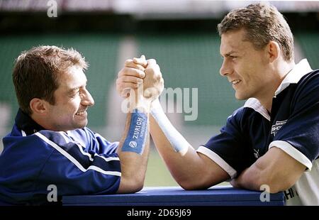 Bryan Redpath, Sale Sharks und Jason Little, Bristol, bereiten sich auf den Kampf am Eröffnungswochenende der Zürcher Premiership vor Stockfoto