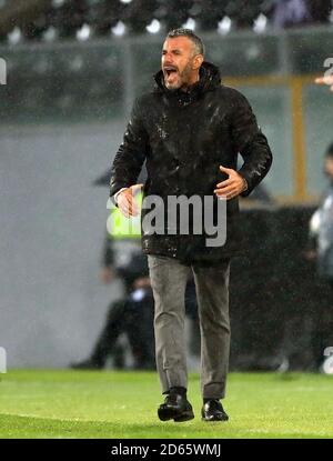 Vitoria Guimaraes Manager Ivo Vieira Gesten auf der Touchline Stockfoto