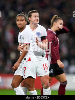 Englands Nikita Parris reagiert darauf, dass er eine Strafe vermisst Stockfoto