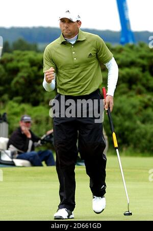 Sergio Garcia in Aktion während der Open Championship bei den Carnoustie Golf Links in Ostschottland. NUR FÜR REDAKTIONELLE ZWECKE, KEINE VERWENDUNG VON MOBILTELEFONEN Stockfoto