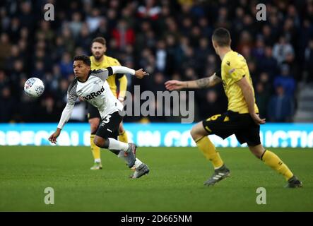 Duane Holmes (links) von Derby County in Aktion Stockfoto