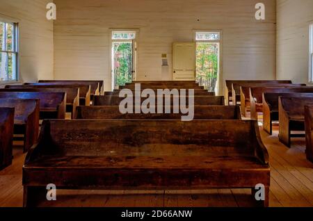 Das Innere der Cades Cove Methodist Church ist im Great Smoky Mountains National Park am 2. November 2017 in Townsend, Tennessee, abgebildet. Stockfoto