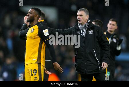 David Amoo von Port Vale (links) und John Askey von Port Vale Stockfoto