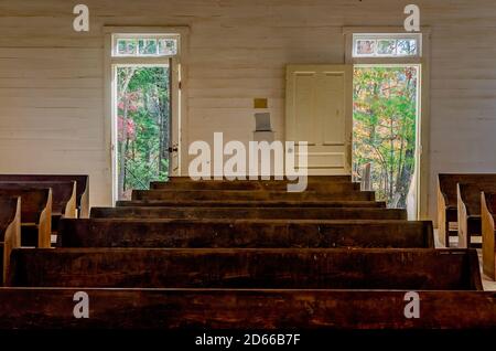 Das Innere der Cades Cove Methodist Church ist im Great Smoky Mountains National Park am 2. November 2017 in Townsend, Tennessee, abgebildet. Stockfoto