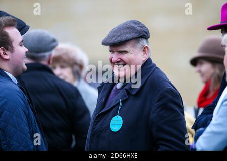 Pferdebesitzer Andrew Gemmell während des Festival Trials Day auf der Cheltenham Racecourse. Stockfoto