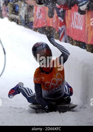 Der britische Alex Coomber feiert den Gewinn der Bronzemedaille Stockfoto