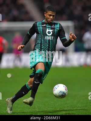 Swansea City-Rhian Brewster am Ball Stockfoto