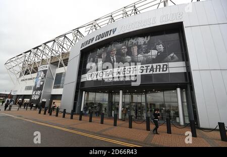 Allgemeiner Blick auf das Stadion Pride Park von Derby County vor dem Spiel Stockfoto