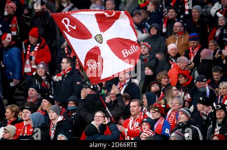 RB-Leipziger Fans zeigen auf den Tribünen Unterstützung für ihr Team Stockfoto