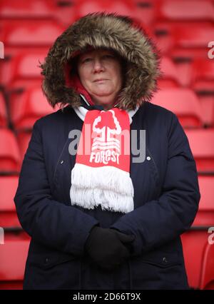 Ein Fan von Nottingham Forest im City Ground Stockfoto