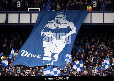 Everton-Fans halten ein Dixie Dean-Banner auf den Tribünen Stockfoto