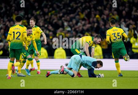 Norwich City Spieler feiern, nachdem sie das Unentschieden im Strafmaß gewonnen haben Stockfoto