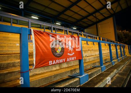 Eine Flagge von Ebbsfleet auf den Stadionschritten während des Premier-League-Spiels der Vanarama Conference im Shay Stockfoto