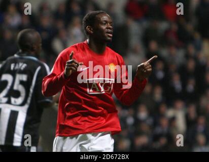 Louis Saha von Manchester United feiert sein Ziel Stockfoto