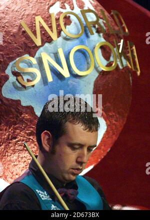 Mark Williams sieht niedergeschlagen aus, als er seinen Vorteil sieht Beim Embassy World Championship Finale gegen Ken Doherty Stockfoto