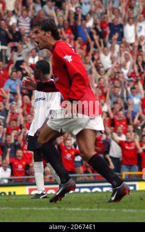 Ruud van Nistelrooy von Manchester United feiert seinen dritten Treffer Stockfoto