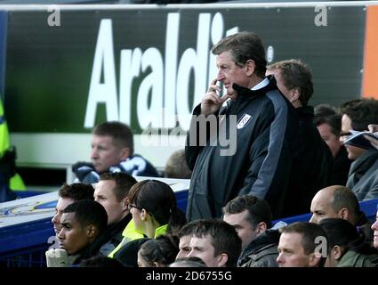 Fulhams Manager Roy Hodgson auf den Tribünen Stockfoto