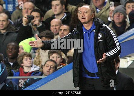 Chelsea-Manager Luiz Felipe Scolari, an der Touchline. Stockfoto